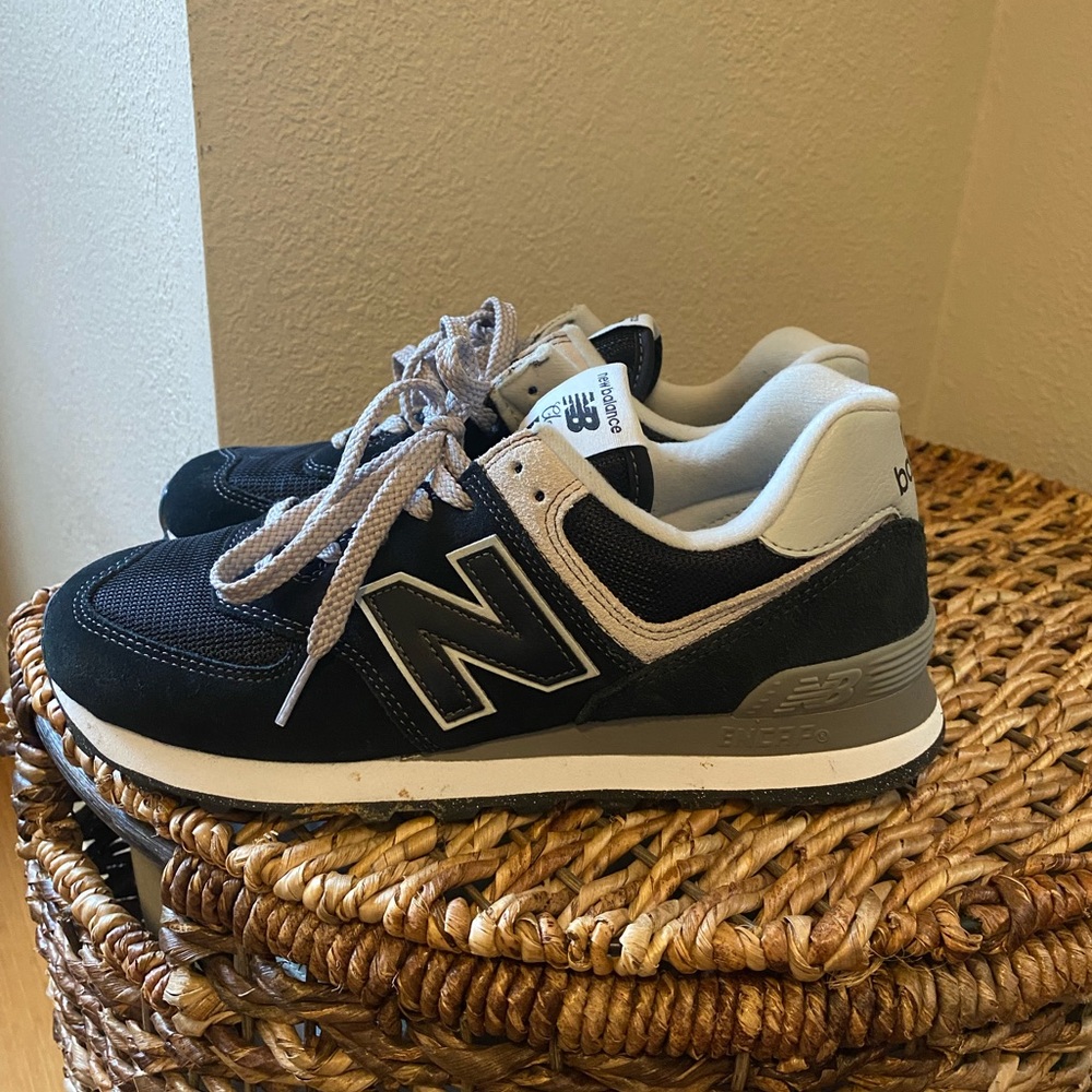 Black New Balance 574 sneakers